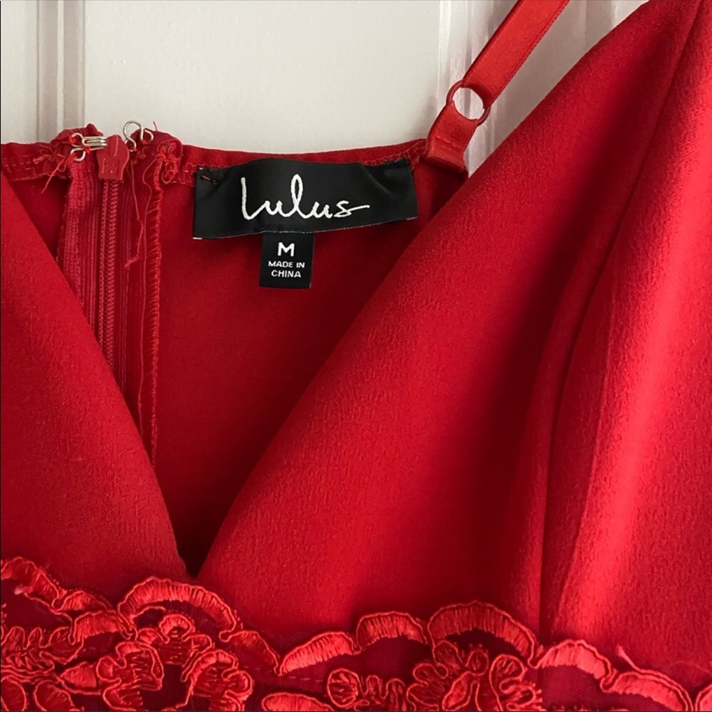 Beautiful RED date night dress - Picture 4 of 4